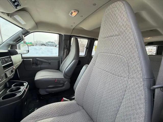 2025 Chevrolet Express Passenger RWD 3500 Extended Wheelbase LT