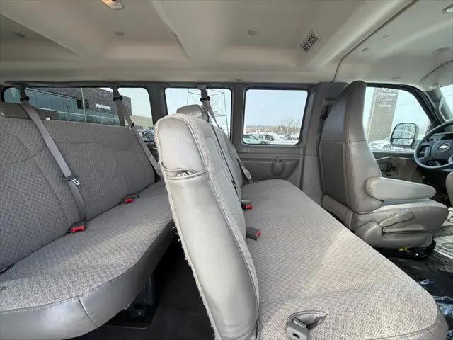 2025 Chevrolet Express Passenger RWD 3500 Extended Wheelbase LT