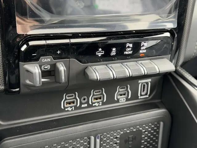 2026 Ram 1500 Limited Crew Cab 4x4 5'7" Box