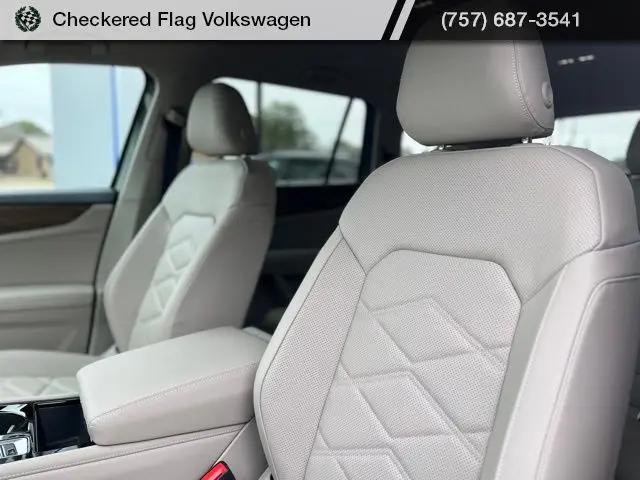 2026 Volkswagen Atlas SE with Technology