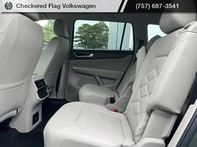 2026 Volkswagen Atlas SE with Technology