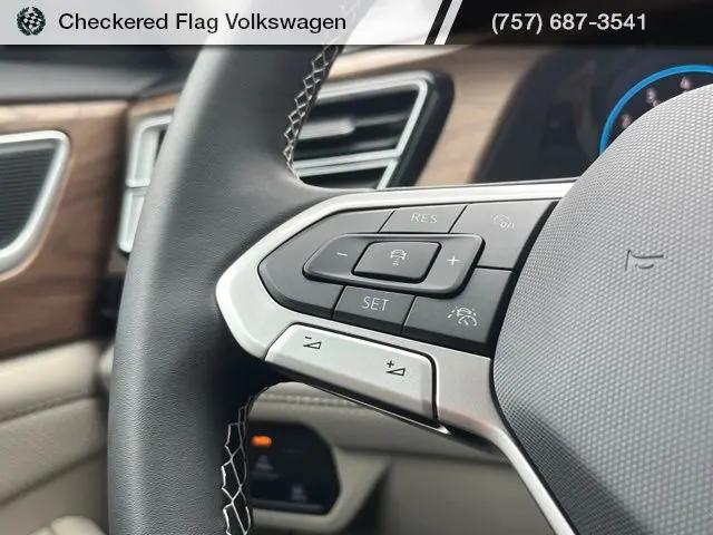 2026 Volkswagen Atlas SE with Technology