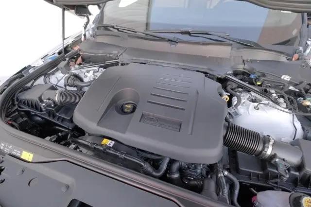 2025 Land Rover Discovery P360 Dynamic SE