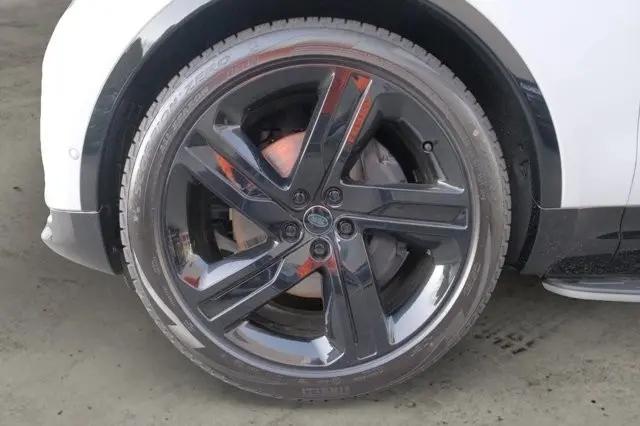 2025 Land Rover Discovery P360 Dynamic SE
