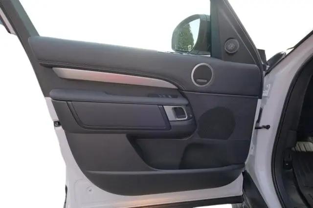 2025 Land Rover Discovery P360 Dynamic SE