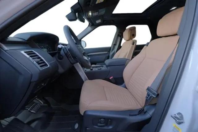 2025 Land Rover Discovery P360 Dynamic SE