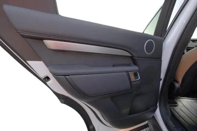 2025 Land Rover Discovery P360 Dynamic SE