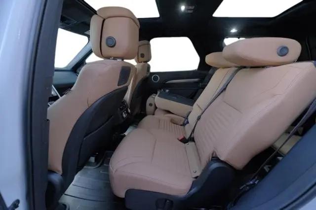 2025 Land Rover Discovery P360 Dynamic SE