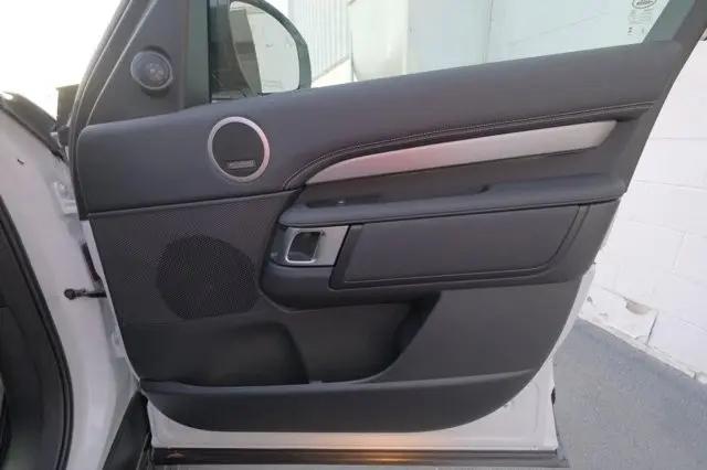2025 Land Rover Discovery P360 Dynamic SE