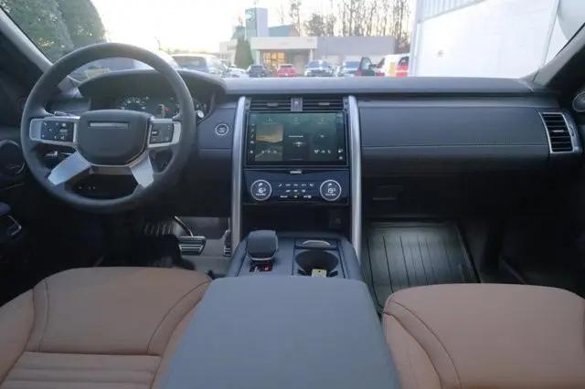 2025 Land Rover Discovery P360 Dynamic SE