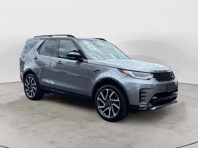 2025 Land Rover Discovery P300 Dynamic SE