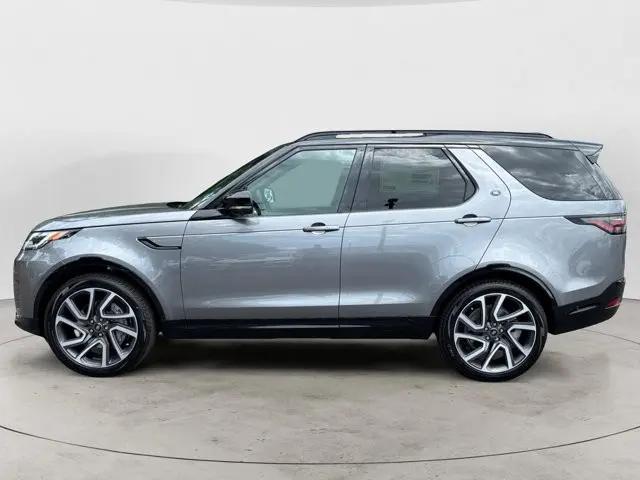 2025 Land Rover Discovery P300 Dynamic SE
