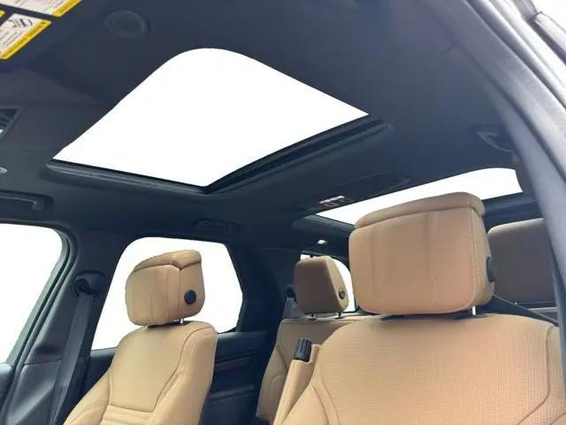 2025 Land Rover Discovery P300 Dynamic SE