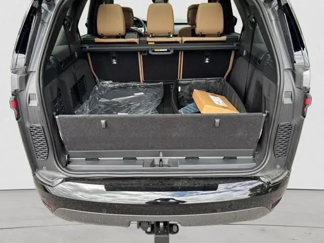 2025 Land Rover Discovery P300 Dynamic SE