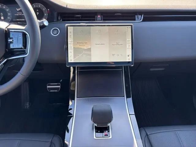 2026 Land Rover Range Rover Evoque Dynamic SE
