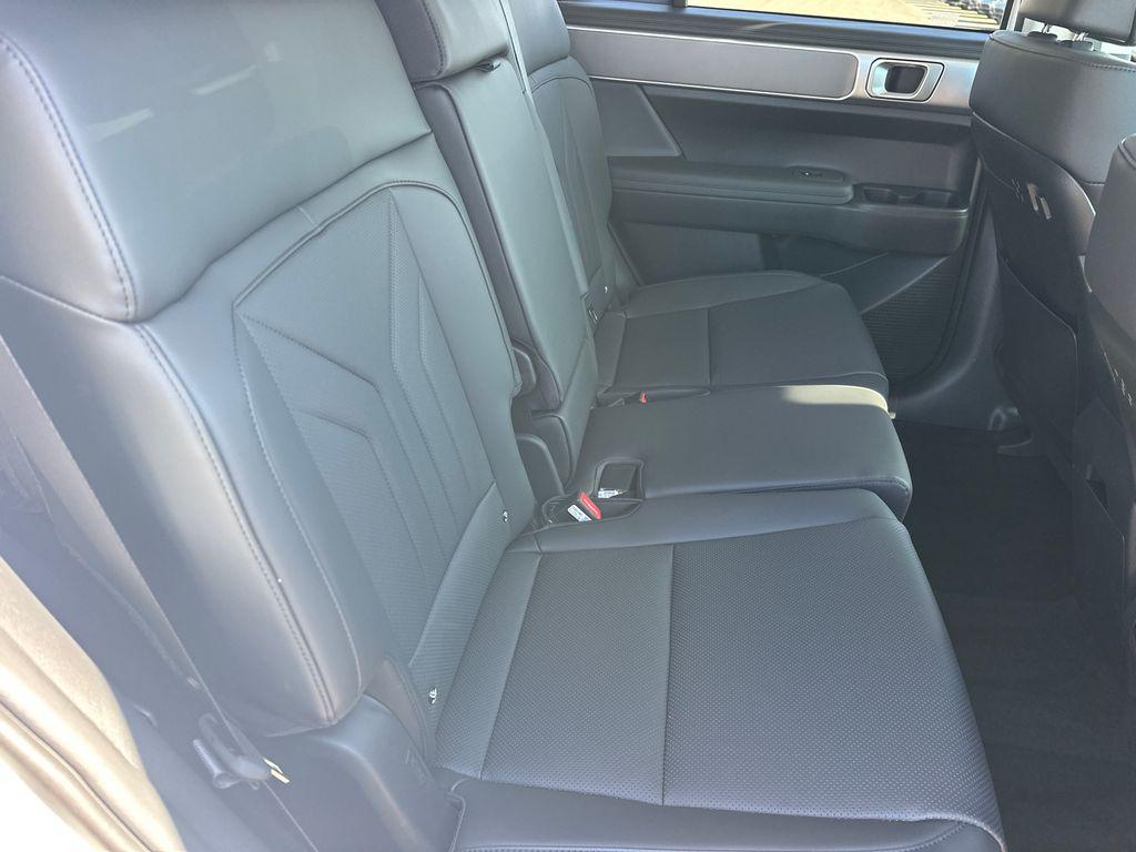 New 2026 White Hyundai SEL FWD image 16