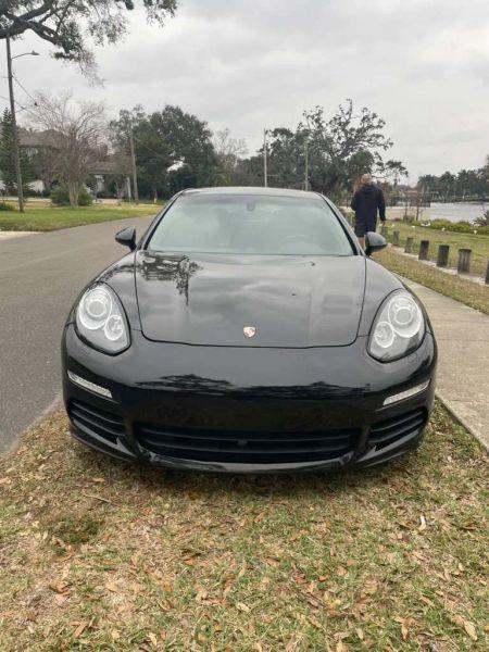 2016 Porsche Panamera 4