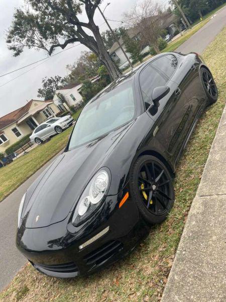 2016 Porsche Panamera 4
