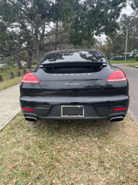 2016 Porsche Panamera 4