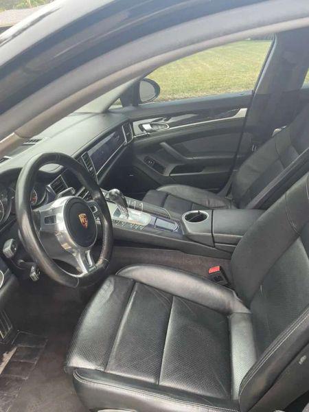 2016 Porsche Panamera 4