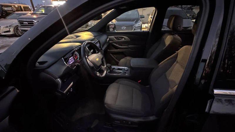 2022 Chevrolet Traverse AWD LT Cloth