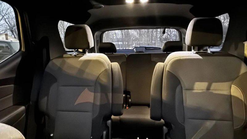 2022 Chevrolet Traverse AWD LT Cloth