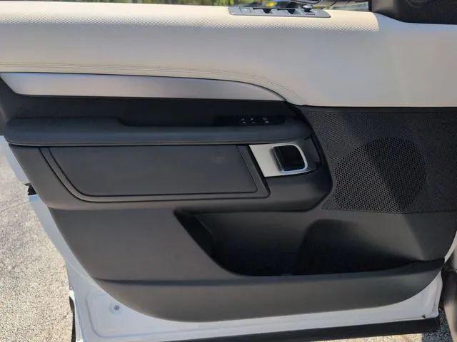 2022 Land Rover Discovery P360 S R-Dynamic