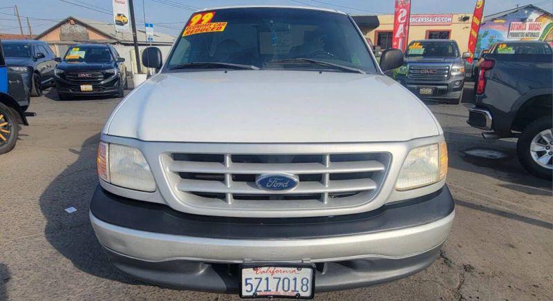 1999 Ford F-150 Base