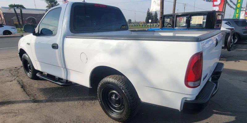 1999 Ford F-150 Base