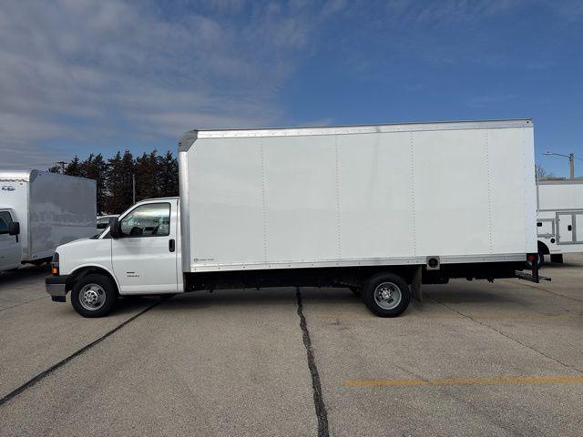 2025 Chevrolet Express Cutaway 4500 Van