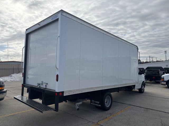 2025 Chevrolet Express Cutaway 4500 Van