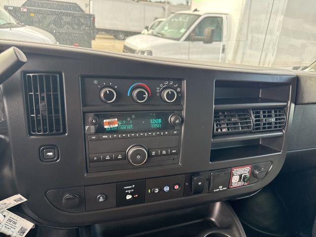 2025 Chevrolet Express Cutaway 4500 Van
