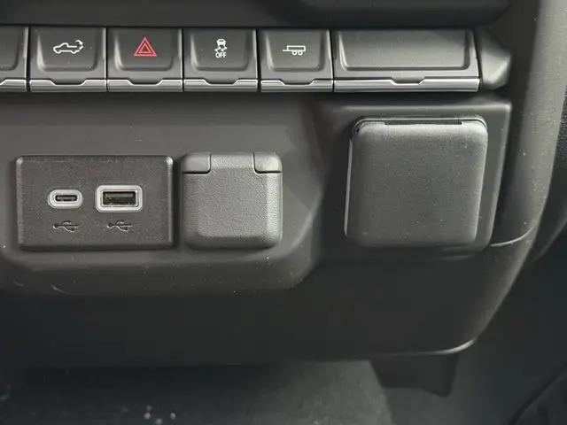 2026 Chevrolet Silverado 1500 2WD Crew Cab Short Bed Custom