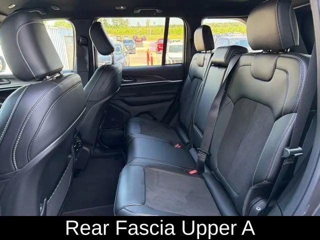 2026 Jeep Grand Cherokee Altitude 4x2