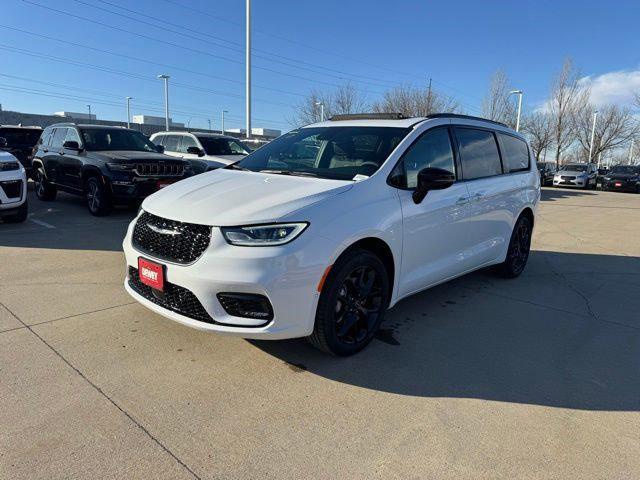 2026 Chrysler Pacifica Limited AWD