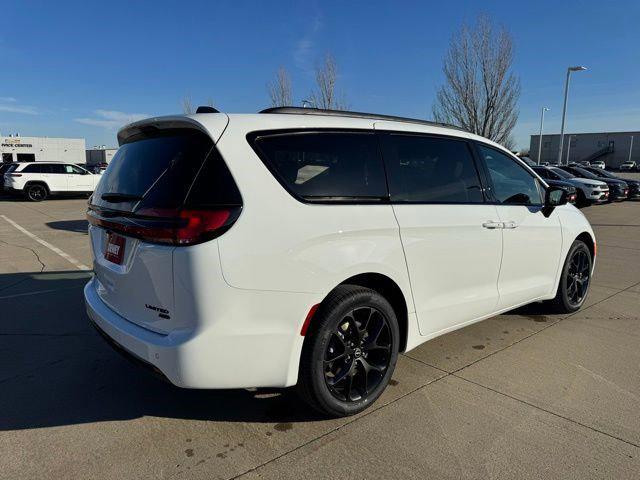 2026 Chrysler Pacifica Limited AWD