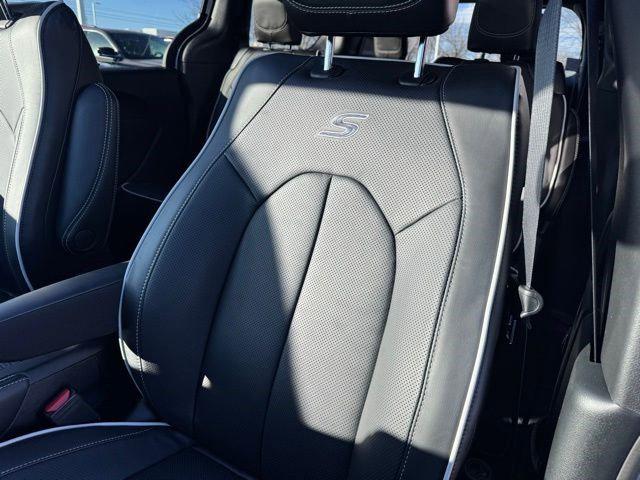 2026 Chrysler Pacifica Limited AWD