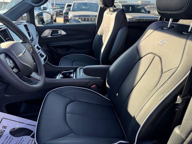 2026 Chrysler Pacifica Limited AWD