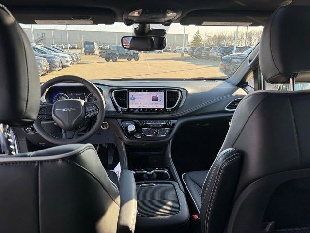 2026 Chrysler Pacifica Limited AWD