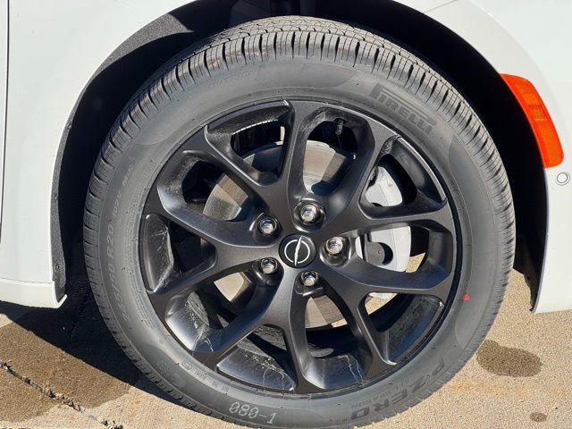2026 Chrysler Pacifica Limited AWD
