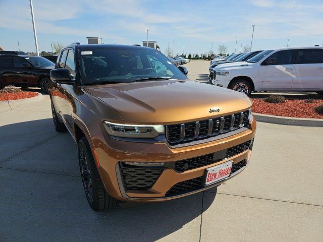 2026 Jeep Grand Cherokee Summit 4x4