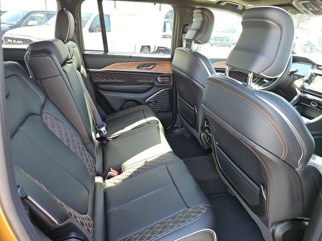 2026 Jeep Grand Cherokee Summit 4x4