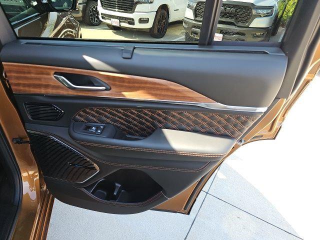 2026 Jeep Grand Cherokee Summit 4x4