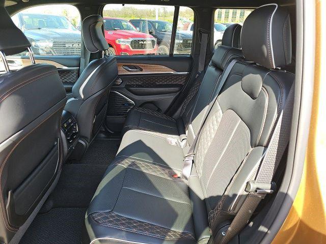 2026 Jeep Grand Cherokee Summit 4x4