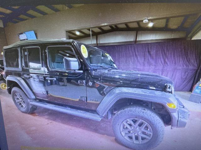 2025 Jeep Wrangler 4-Door Summit 4x4