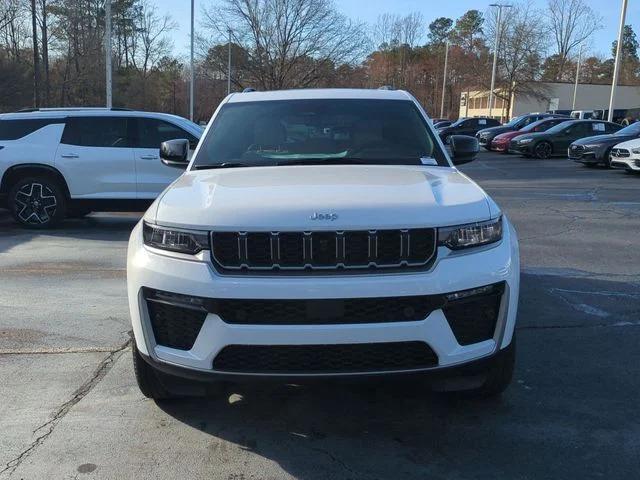 New 2026 Bright White Clear-Coat Exterior Paint Jeep Limited image 8