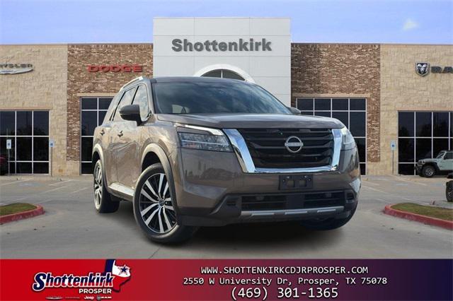 2023 Nissan Pathfinder Platinum FWD