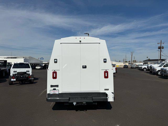 2026 Ford E-350 Cutaway E-350 DRW 158" WB