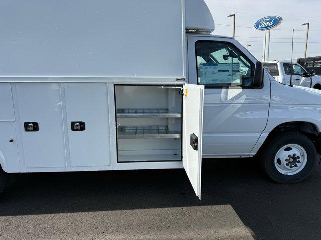 2026 Ford E-350 Cutaway E-350 DRW 158" WB