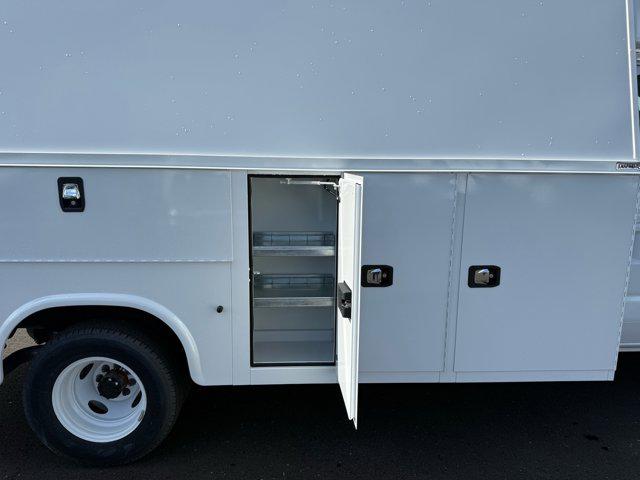 2026 Ford E-350 Cutaway E-350 DRW 158" WB